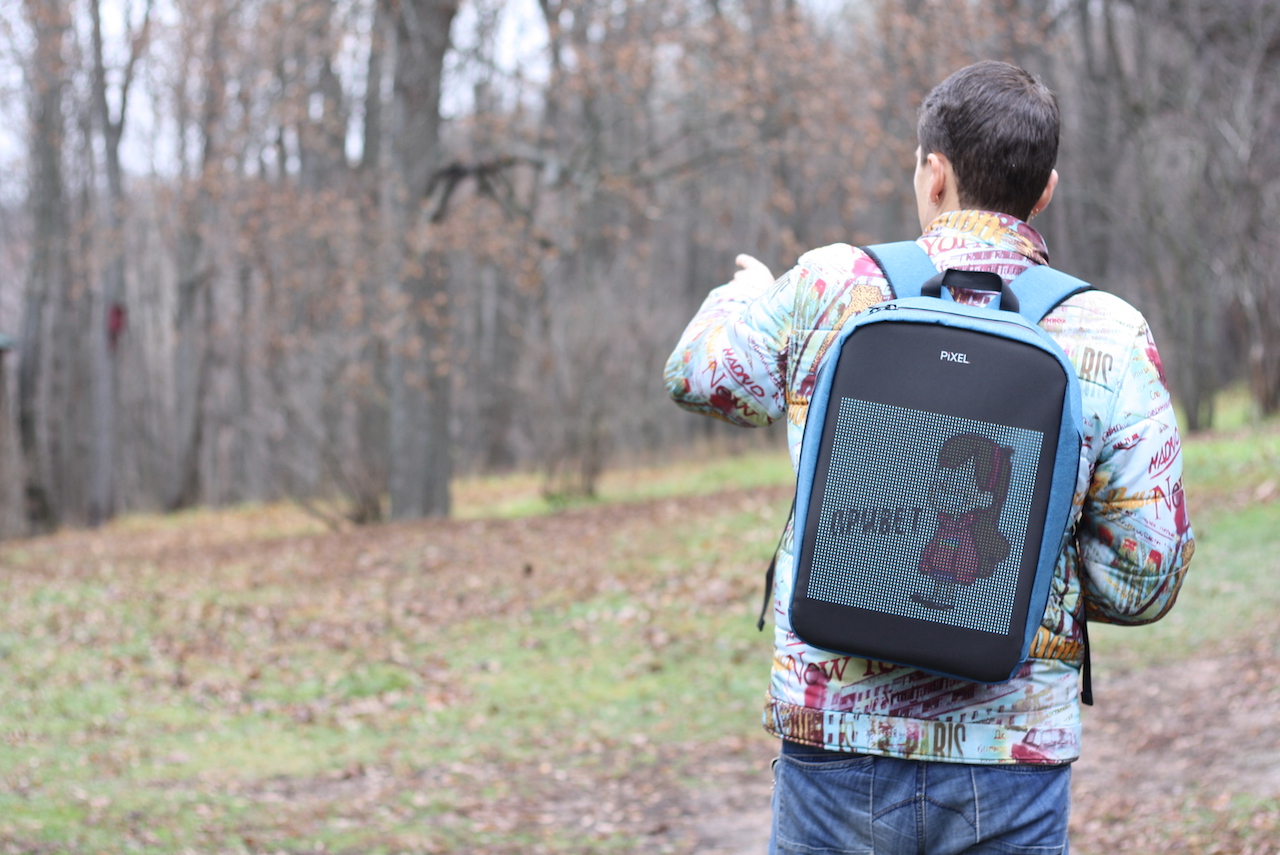 LED-рюкзаки (рюкзаки со светящимся led-экраном) LED-рюкзаки (рюкзаки со светящимся led-экраном)