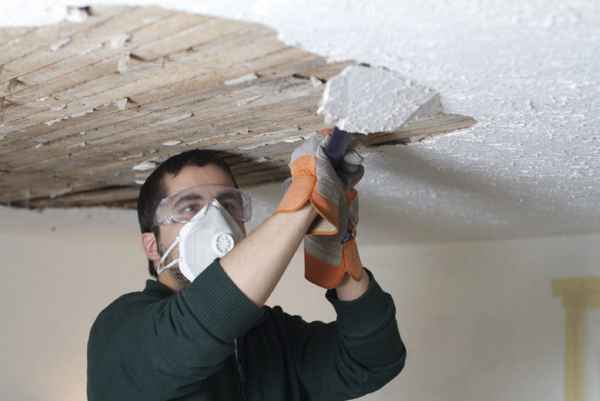 Как штукатурить потолок самостоятельно