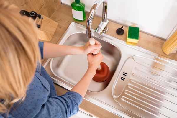 Как прочистить paковину в ванной или на кухне
