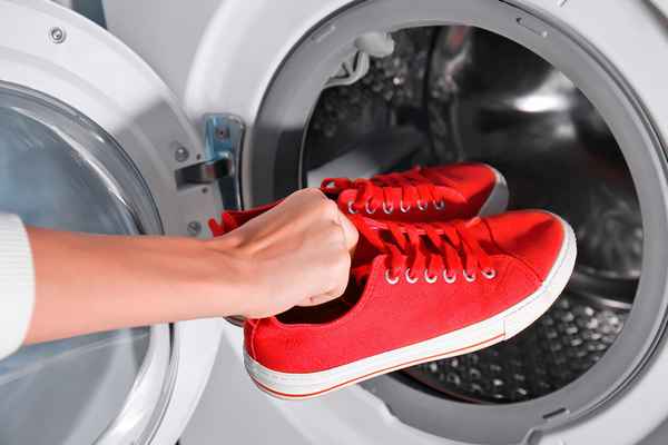 Как постирать кеды в стиральной машине и не повредить их? Советы +Видео и Фото