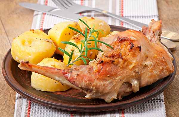Кролик с картошкой — самые вкусные рецепты и оригинальные идеи приготовления отменных блюд  