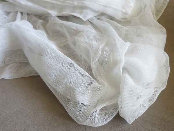 Как накрахмалить ткань в домашних условиях — тюль, белье, марлю и другие вещи  