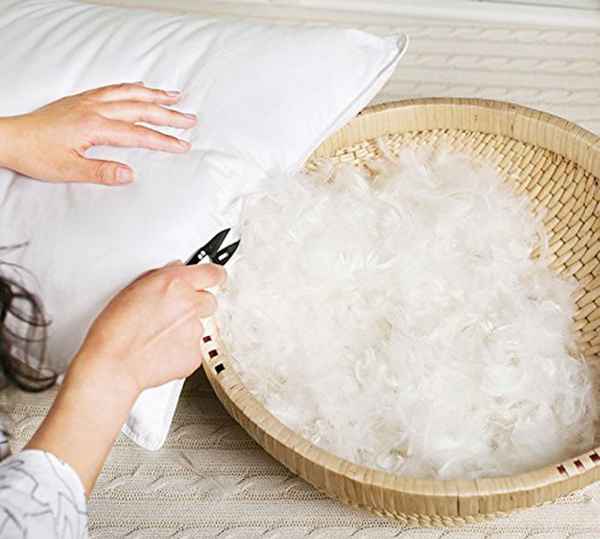 Как постирать пуховую подушку в домашних условиях — правила ручной и машинной влажной чистки  