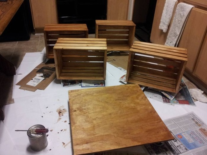 Журнальный столик из 4 деревянных ящиков своими руками