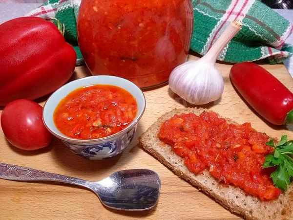 Аджика из помидоров и перца на зиму - пошаговый рецепты с фото
