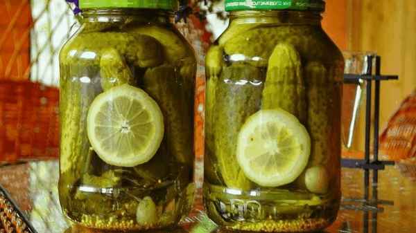 Огурцы с лимоном на зиму - рецепты с фото (маринованные по-пражски и классическая консервация)