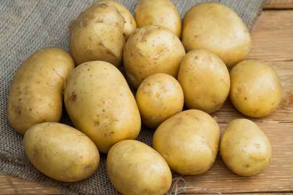 Картофель Гoлyбизна: хаpaктеристика сорта, отзывы, вкусовые качества