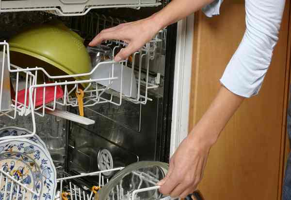 Сколько и что экономит посудомойка: полезные советы