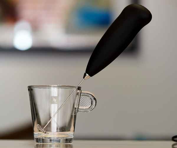 Капучинатор ручной: что это такое, для чего он нужен, как правильно пользоваться взбивалкой молока для кофе