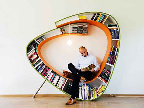 Необычное кресло из книг: фото, идея для дома
