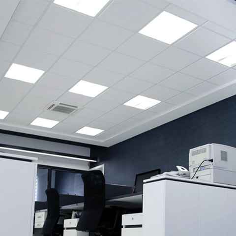 Офисное светодиодное освещение: варианты встроенных, накладных и подвесных потолочных лед-светильников для офиса